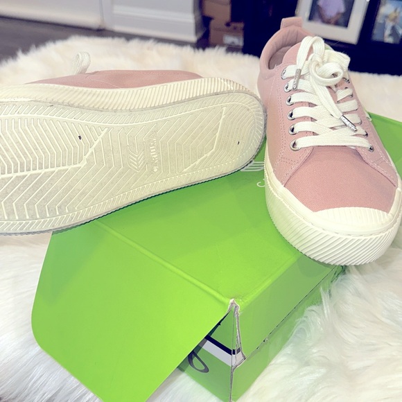 Rose Canvas Sneakers - Picture 2 of 4